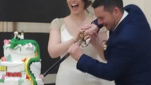 Pareja celebra su boda con un genial pastel de Dragon Ball
